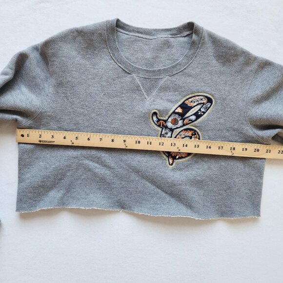 Gray Cropped Sweatshirt New York Floral Patches Upcycled Cute Casual Gym Sporty - Picture 11 of 11